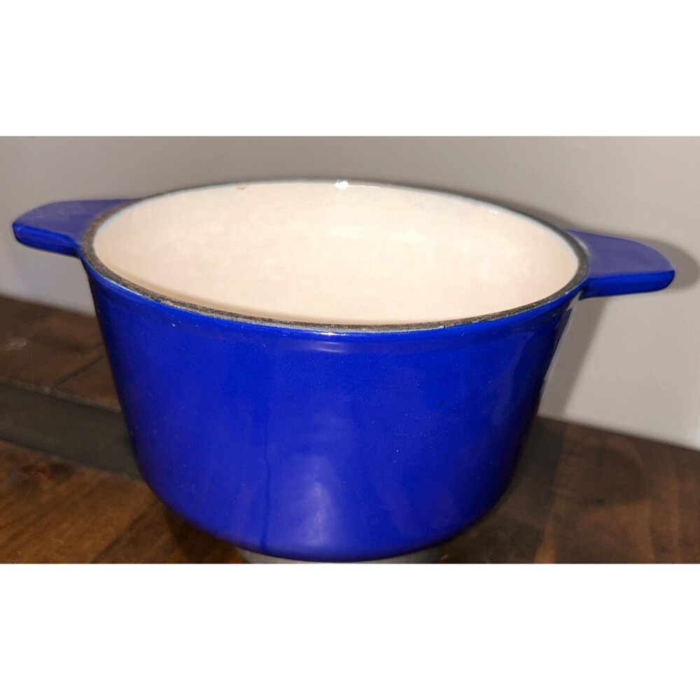 Blue Enameled Cast Iron Pot with Fondue Lid Fondue Raised Cast Iron Cooking Base